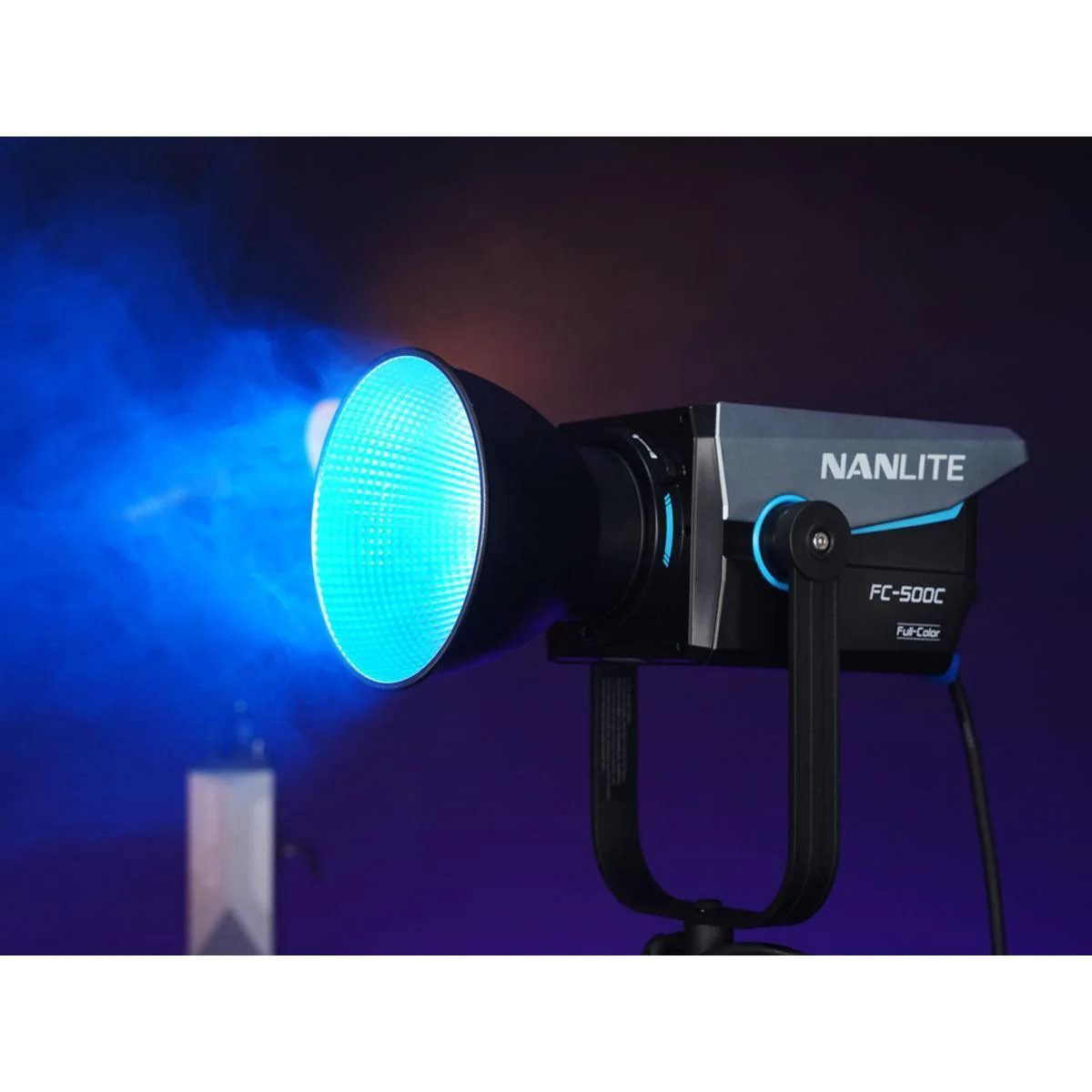 Nanlite FC-500C Full Colour RGB LED spotlight - Image 7